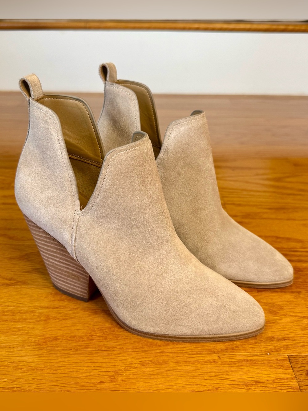 Marc Fisher LTD Tanilla Cutout Suede Booties Tan Beige Western 5M